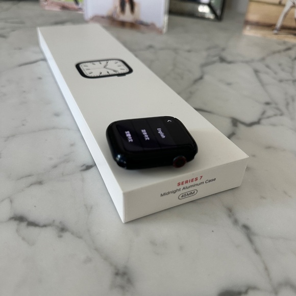 Apple Watch Series 7 GPS+Cellular (45mm) in Midnight Aluminum (Choose your band) main image 4
